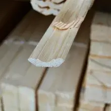 Внутренний деревянный   уголок ласточка